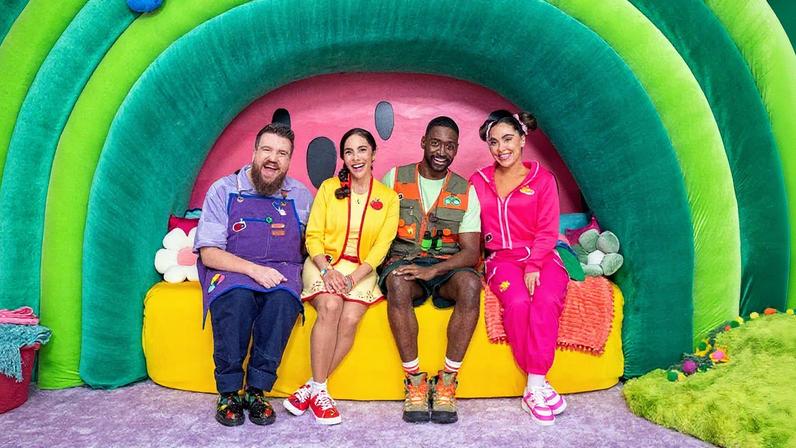 Billboard Family estreia nova versão de "Apples and Bananas" da série ao vivo 'The Melon Patch' do CoComelon (Foto: Reprodução)