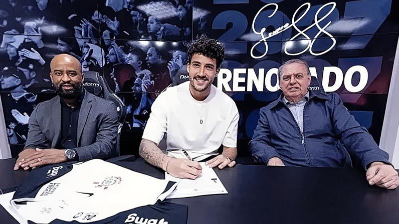 Gustavo Henrique renova contrato com o Corinthians (Foto: Reprodução)