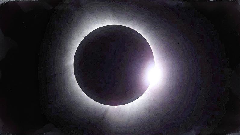 Lua passa na frente do sol durante o eclipse solar total em Martin, Ohio (Foto: Reprodução)