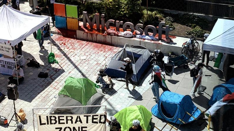 Imagem com a frase "No Azure for Apartheid" em destaque (Foto: Reprodução)