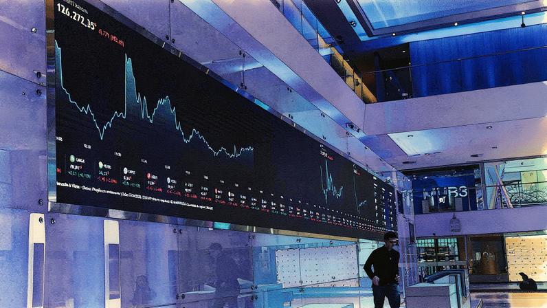 Painel na Bolsa de Valores de São Paulo (B3) no centro de São Paulo, Brasil (Foto: Reprodução)