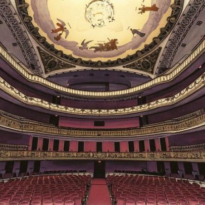 Gestora do Theatro Municipal avalia ações após rompimento de contrato com Nunes