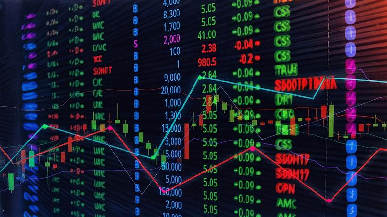 Retorno médio dos ativos locais após a primeira decisão de corte de juros do FOMC (Foto: Reprodução)