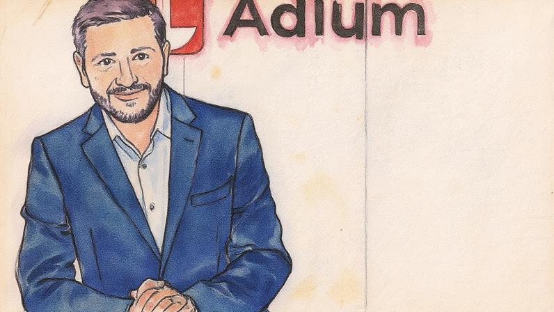 Hélio Segouras, gerente geral da Adium no Brasil, posando para a foto (Foto: Reprodução)