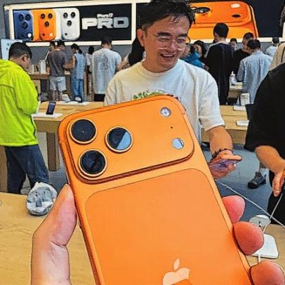 iPhone 17 é lançado globalmente com filas e espera de até 4 semanas por modelos Pro