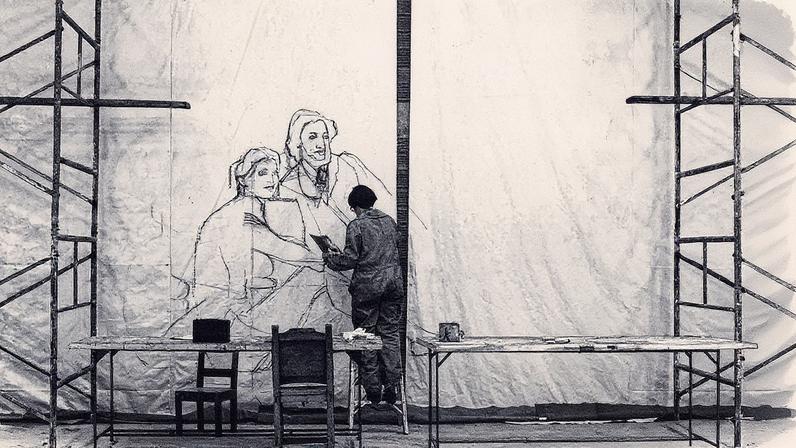 Beatriz González trabalha em sua pintura acrílica sobre tecido, Telón de la móvil y cambiante naturaleza, de 1978 (Foto: Reprodução)