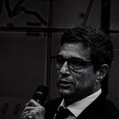 "Tarifas elevadas criam incerteza econômica, alerta Roberto Campos Neto"