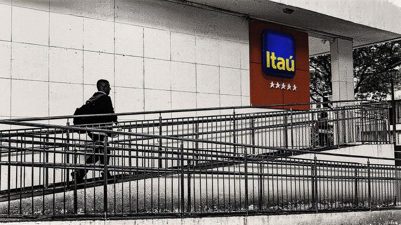 Banco Itaú em uma rua no Rio de Janeiro (Foto: Reprodução)