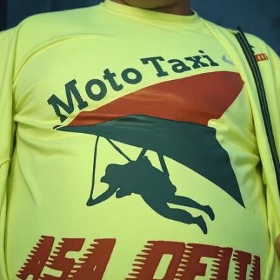 PMs são filmados atirando em motoboy nu durante abordagem no litoral de SP