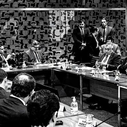 Reforma administrativa limita home office a um dia por semana para servidores públicos
