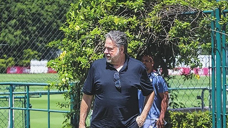 Julio Casares, presidente do São Paulo, posando para a foto (Foto: Reprodução)