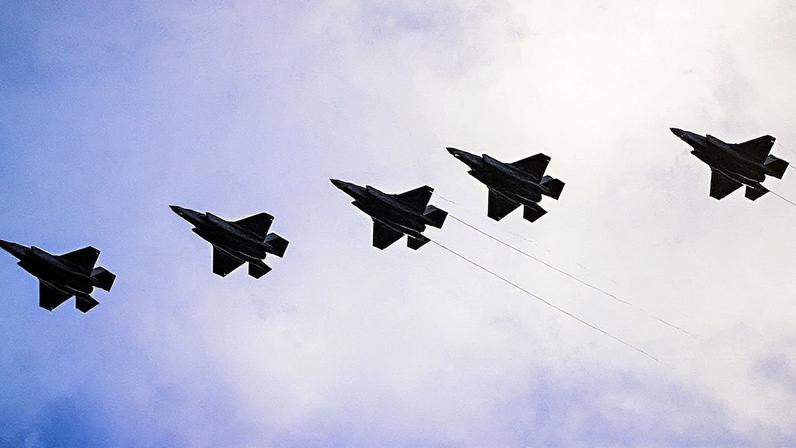 Jatos da Força Aérea americana realizam exercício militar em uma base aérea em Ceiba, Porto Rico (Foto: Reprodução)