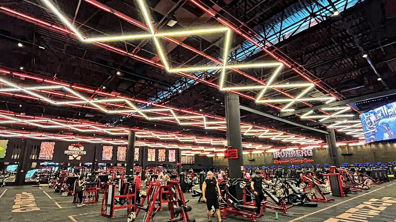 Inauguração do Ironberg em Fortaleza com entrada gratuita, promovida pelo fundador um dia antes do evento (Foto: Reprodução)