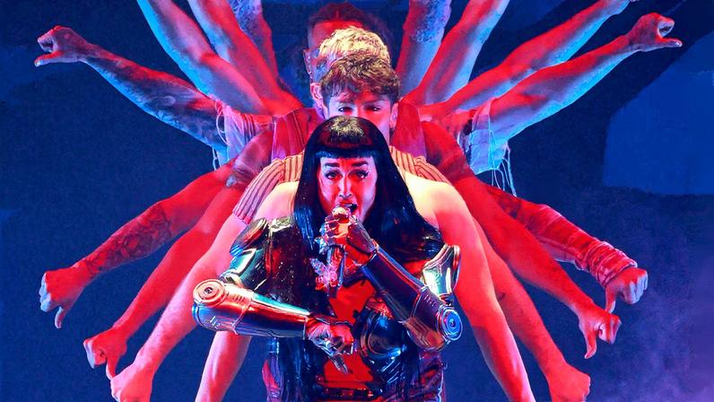 Katy Perry se apresenta na Bridgestone Arena em Nashville, Tennessee (Foto: Reprodução)