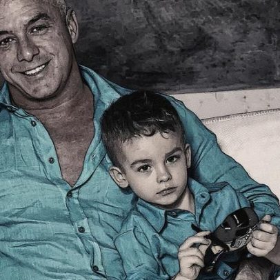 Alexandre Correa gera polêmica ao compartilhar foto com filho e críticas surgem