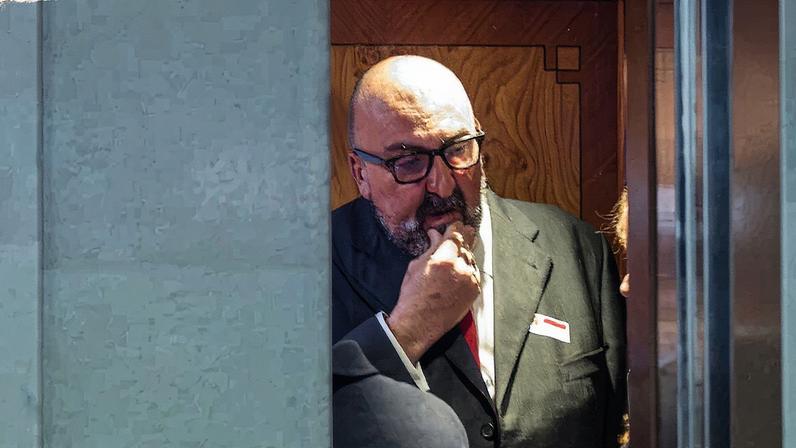 Koldo García durante sua participação na comissão de investigação das mascarilhas no Senado em abril de 2024 (Foto: Reprodução)