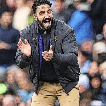 Técnico do United reafirma postura e desafia diretoria a trocar treinador