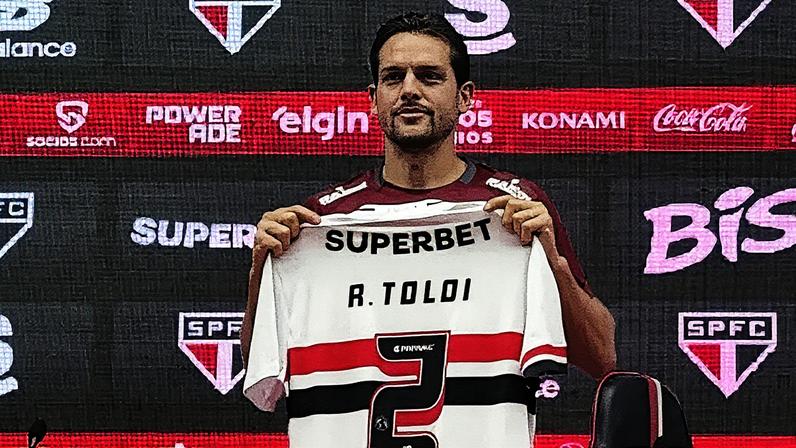 Rafael Tolói é apresentado pelo São Paulo (Foto: Reprodução)