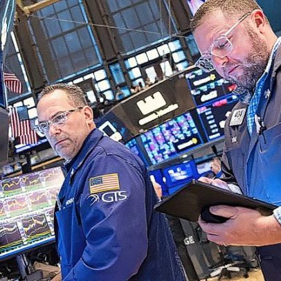Ações da Alphabet e mais duas empresas estão sobrecompradas no auge do mercado