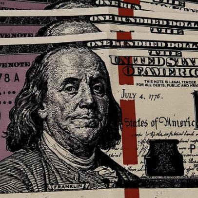Dólar fecha 2025 com leve queda de R$ 5,50 para R$ 5,48