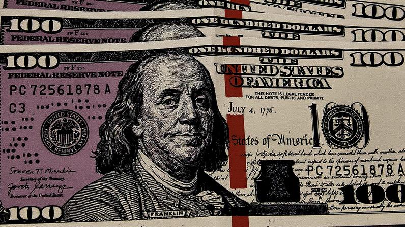 Relatório Focus reduz projeção do dólar para R$ 5,48 em 2025. Analistas revisam estimativas para os próximos anos. Entenda o impacto no mercado financeiro. Foto: © Valter Campanato/Agência Brasil