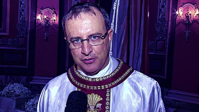 Ex-padre é preso sob suspeita de abusos sexuais durante seu tempo como religioso (Foto: Reprodução)