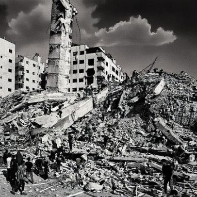 Israel bombardeia prédio residencial em Gaza e deixa ao menos 40 mortos
