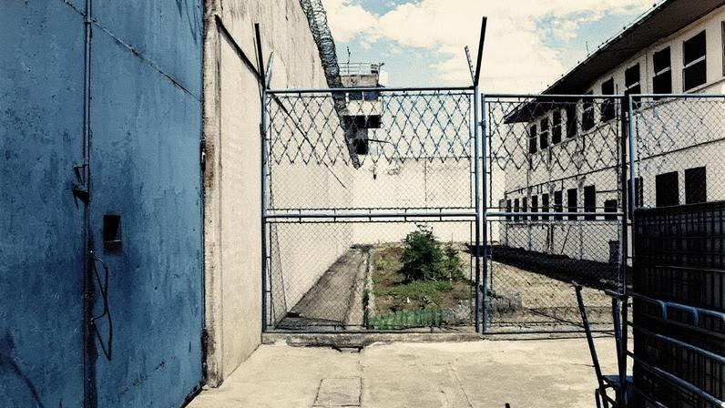 Área intramuros do Centro de Detenção Provisória I de Guarulhos, onde cinco estrangeiros presos morreram (Foto: Reprodução)