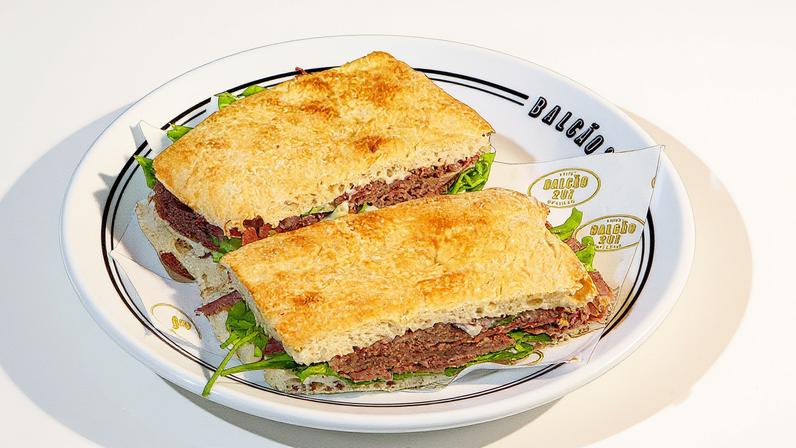 Sanduíche de língua servido no Balcão 201 (Foto: Reprodução)