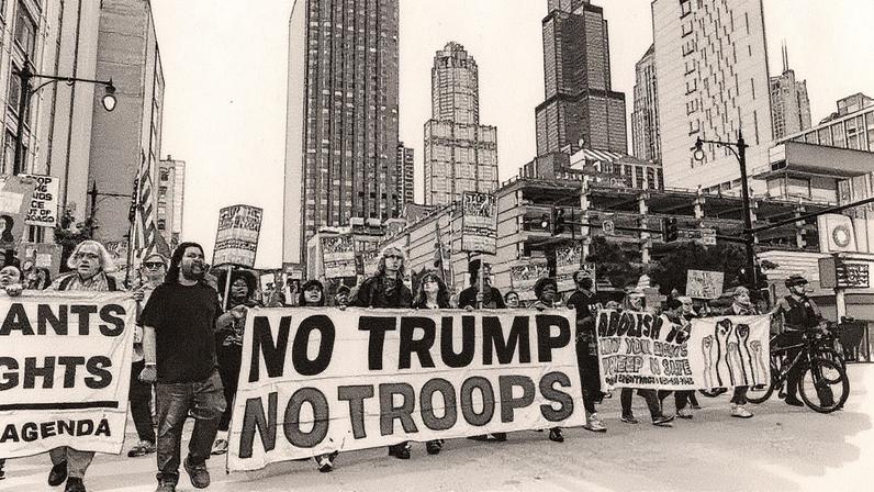 Protesto contra o Midway Blitz em Chicago, no dia 9 de setembro (Foto: Reprodução)