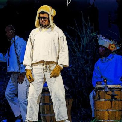 Famosos se destacam no baile de La Casita de Bad Bunny em Porto Rico