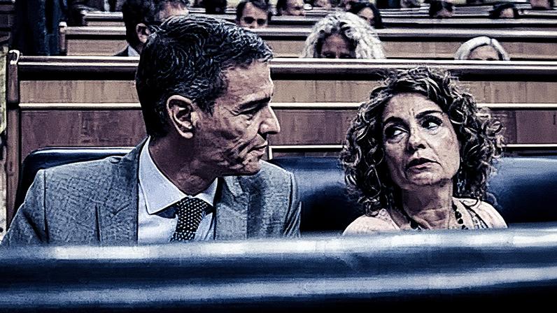 Presidente do Governo, Pedro Sánchez, e a vice-presidente primeira, María Jesús Montero, durante um pleno no Congresso de los Diputados (Foto: Reprodução)