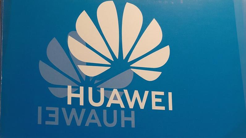 Huawei aposta em apoio do governo chinês para diminuir a dependência de chips dos Estados Unidos (Foto: Reprodução)