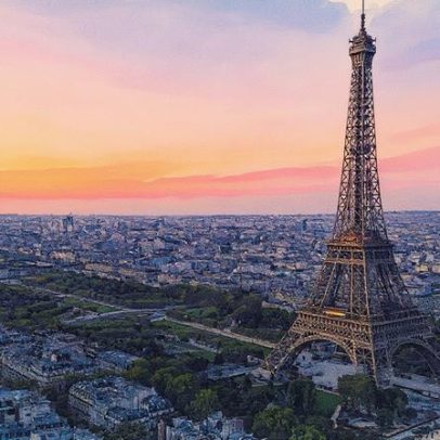 Paris revela seu charme inigualável em um panorama deslumbrante da cidade