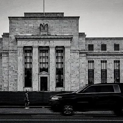 Ibovespa cai após decisões do Fed e Copom; dólar se mantém a R$ 5,31