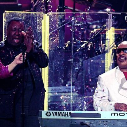 Earth, Wind & Fire e Cyndi Lauper terão música homenageada em especiais do Grammy