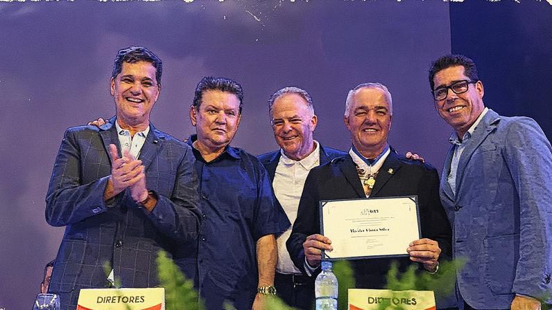 Ricardo Ferraço, Euclério Sampaio, Renato Casagrande e Marcelo Santos, ao lado do pastor Wesley Vieira Silva, durante evento da Assembleia de Deus em Cariacica. Foto: Reprodução/Instagram