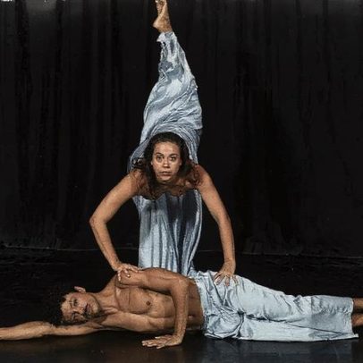 Cia Nós da Dança apresenta espetáculo que explora amor e espiritualidade