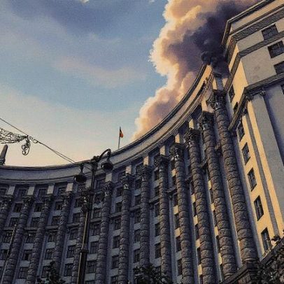Mulher dá à luz em meio a bombardeios russos na Ucrânia