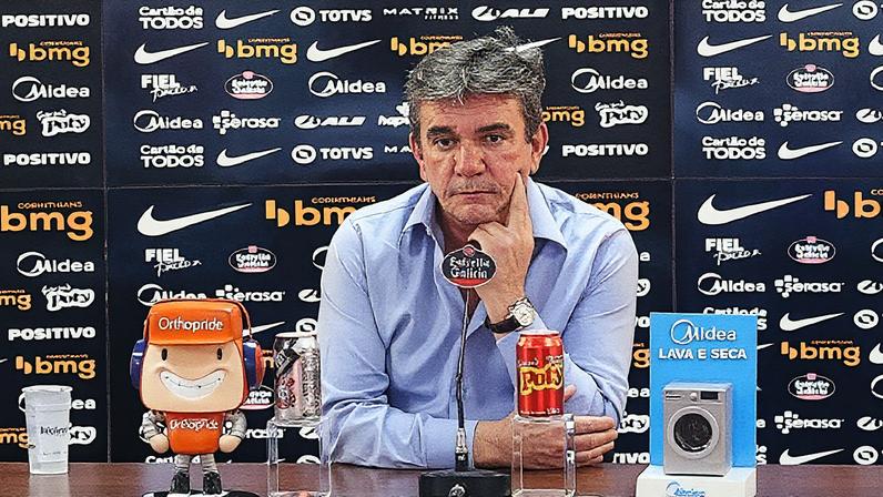 Andres Sanchez em coletiva de imprensa (Foto: Reprodução)