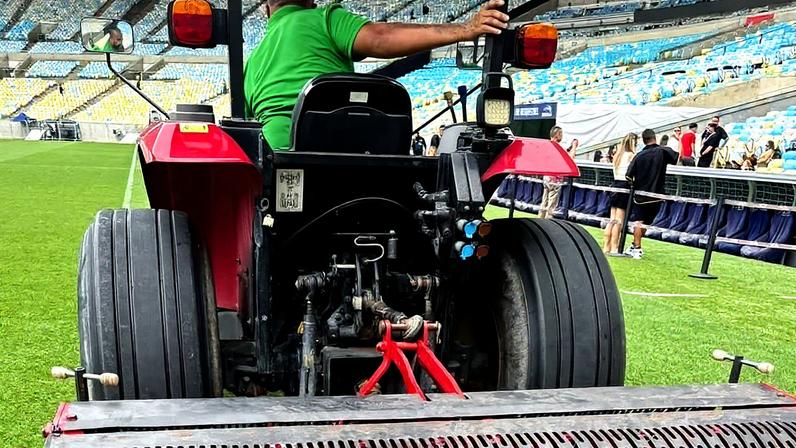 Maracanã recebe aeração no gramado (Divulgação/Flamengo)