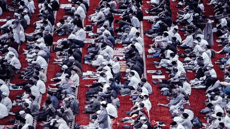 Os muçulmanos são maioria na Indonésia, que possui a maior comunidade islâmica do mundo - Foto: Ilustrativa/Alim/Unsplash