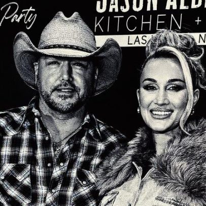 Jason Aldean e esposa cantam versão de Luke Bryan para Charlie Kirk