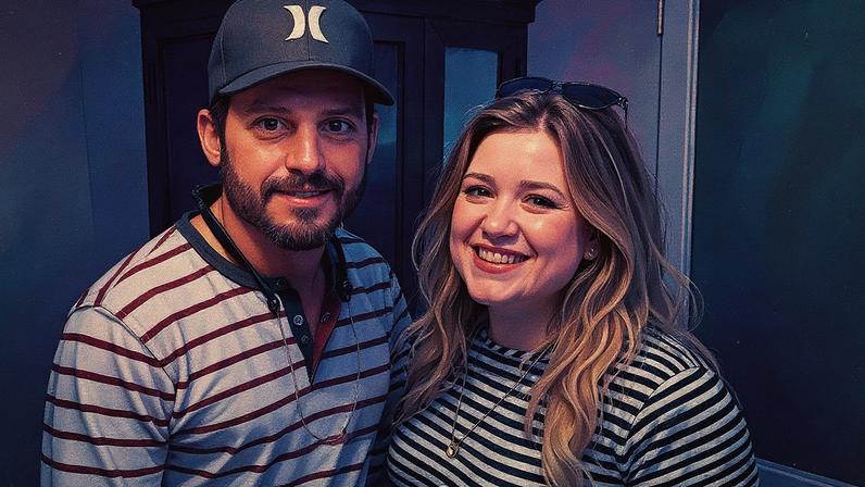 Kelly Clarkson returned to her eponymous talk show nearly two months after Brandon Blackstock's death. Instagram/@kellyclarkson
