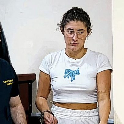 Adolescente britânico com drogas na Geórgia pode nascer na prisão após acordo