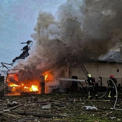 Ataque de drones e mísseis russos deixa quatro mortos em Lviv, na Ucrânia