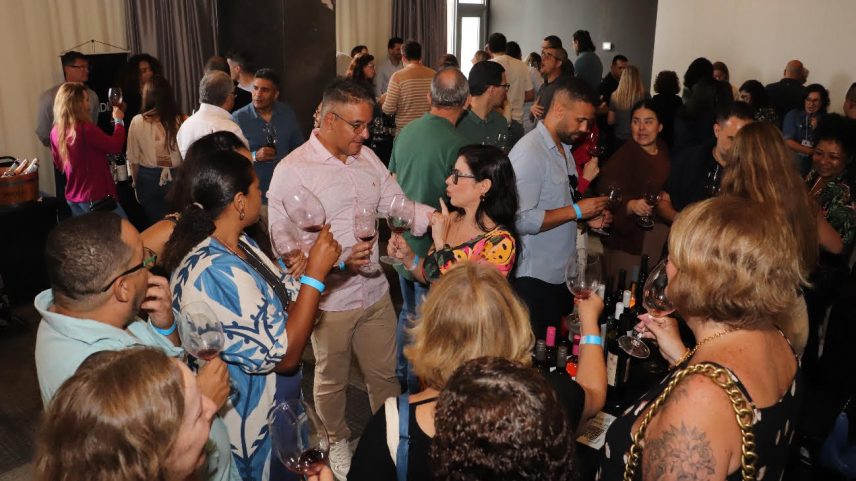 Grand Tasting realizado no início de outubro, em Niterói, reuniu apreciadores do vinho em um encontro de descobertas sensoriais