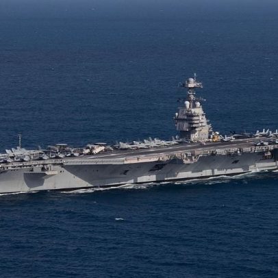 Trump envia maior porta-aviões do mundo para a América do Sul em meio à crise com a Venezuela