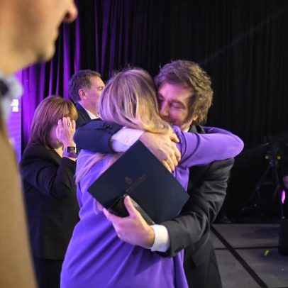 Milei celebra ponto de virada após vitória do partido de direita na Argentina