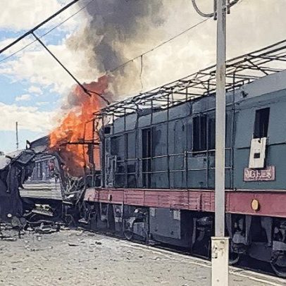 Ataque de drone deixa morto e Ucrânia acusa Rússia de atacar trens de passageiros